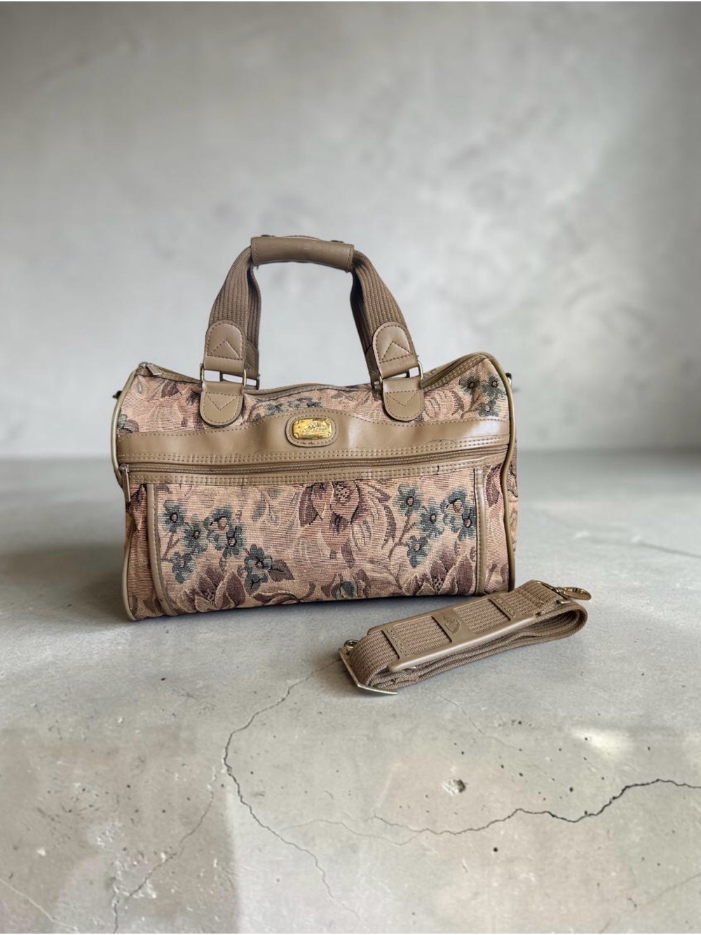 Vintage Jordache Taupe Floral Jacquard Top-Handle with Shoulder Strap Travel Bag